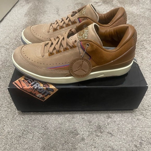 AIR JORDAN 2 RETRO LOW SP Detroit - Men’s - Picture 4 of 10